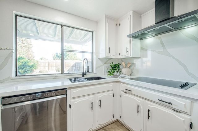 6784 N Valentine Avenue, Fresno, CA 93711