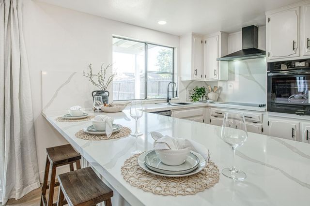 6784 N Valentine Avenue, Fresno, CA 93711