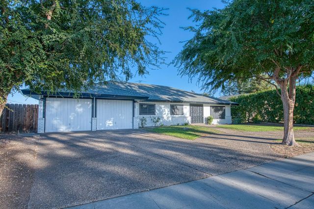 6784 N Valentine Avenue, Fresno, CA 93711