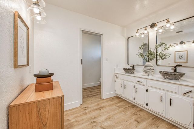 6784 N Valentine Avenue, Fresno, CA 93711