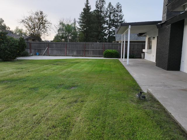 6784 N Valentine Avenue, Fresno, CA 93711
