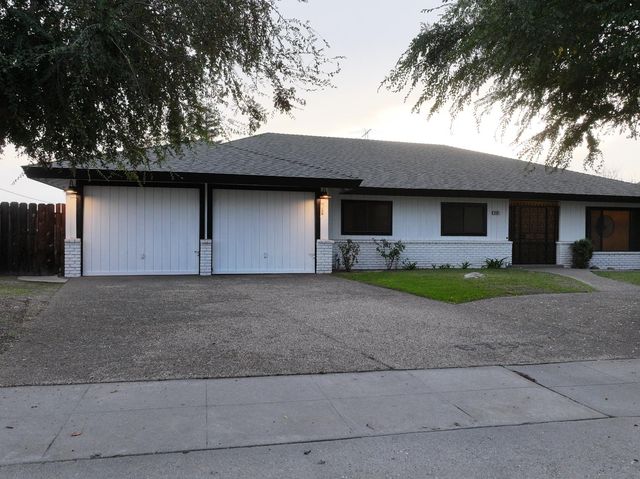 6784 N Valentine Avenue, Fresno, CA 93711