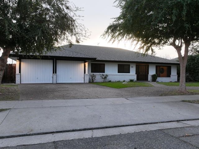 6784 N Valentine Avenue, Fresno, CA 93711