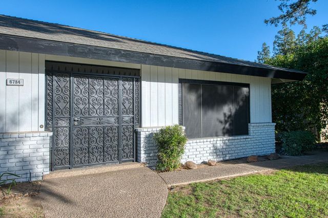6784 N Valentine Avenue, Fresno, CA 93711