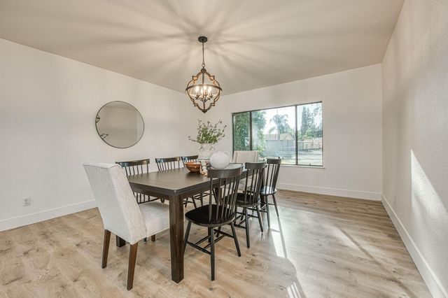 6784 N Valentine Avenue, Fresno, CA 93711