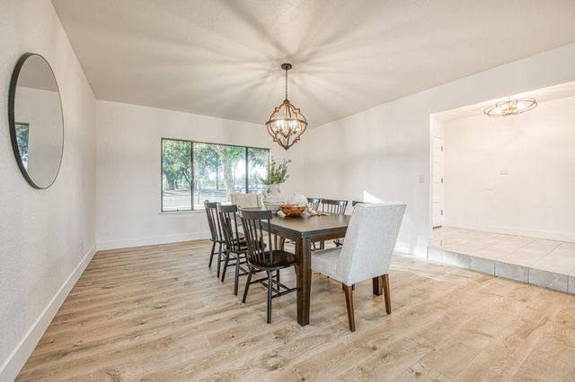 6784 N Valentine Avenue, Fresno, CA 93711