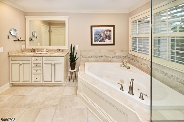 8 Hunter Rd 8, North Haledon Boro, NJ 07508