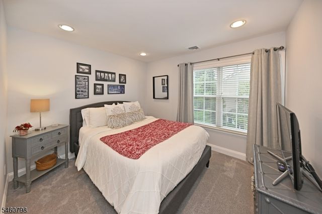 8 Hunter Rd 8, North Haledon Boro, NJ 07508