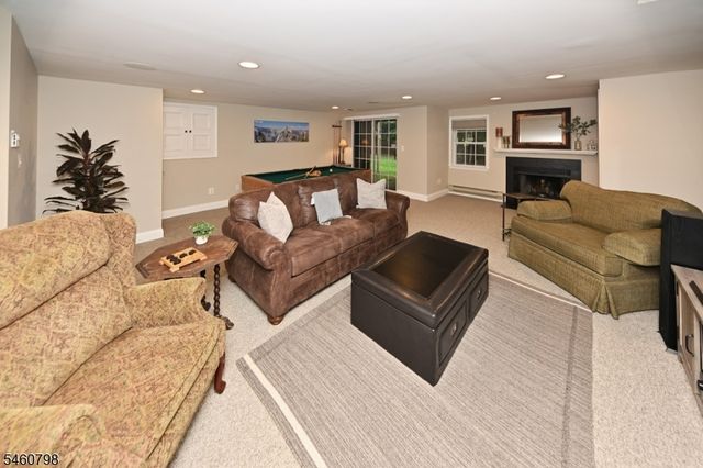 8 Hunter Rd 8, North Haledon Boro, NJ 07508