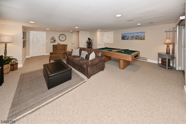 8 Hunter Rd 8, North Haledon Boro, NJ 07508