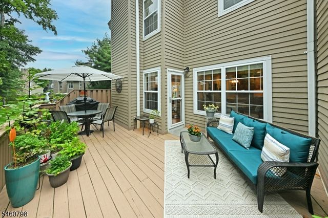 8 Hunter Rd 8, North Haledon Boro, NJ 07508