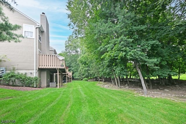 8 Hunter Rd 8, North Haledon Boro, NJ 07508
