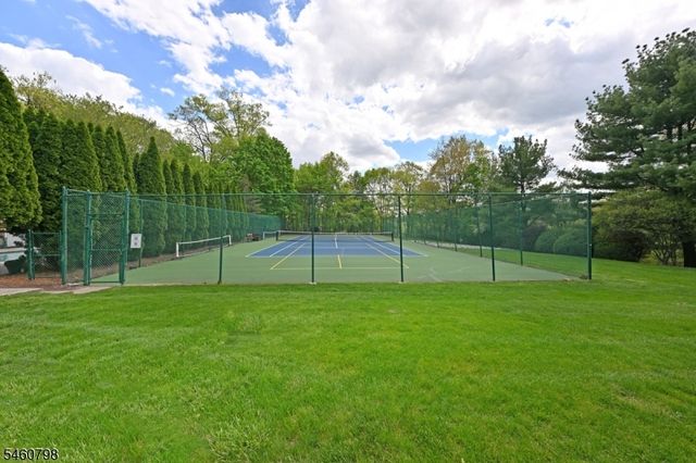 8 Hunter Rd 8, North Haledon Boro, NJ 07508