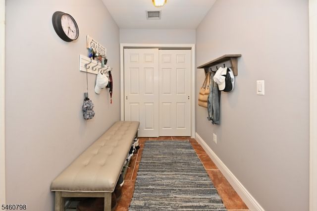 8 Hunter Rd 8, North Haledon Boro, NJ 07508
