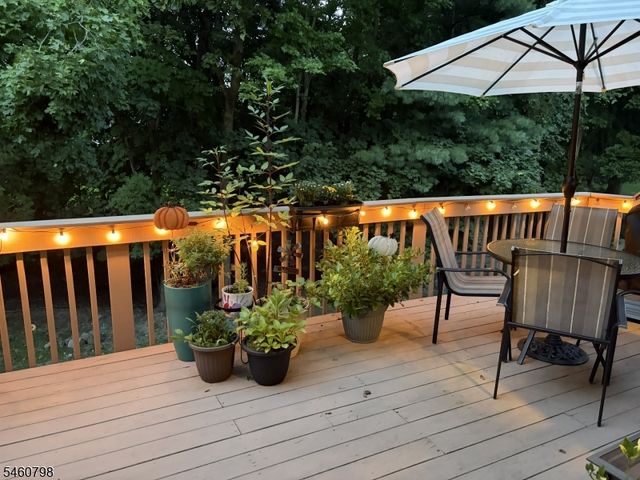8 Hunter Rd 8, North Haledon Boro, NJ 07508