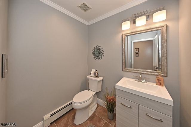 8 Hunter Rd 8, North Haledon Boro, NJ 07508