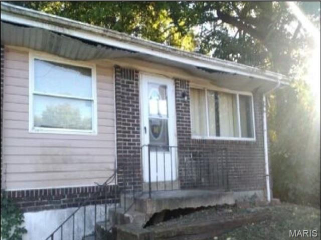 7416 Blanding Drive, St Louis, MO 63135