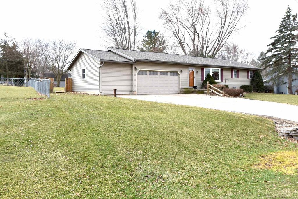 3717 Token Road, Deforest, WI 53532