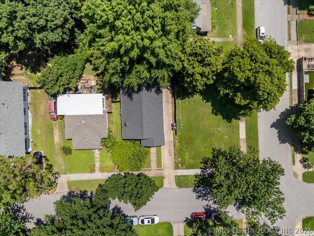 1625 S Troost Avenue, Tulsa, OK 74120