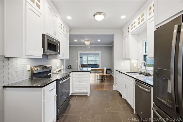 1625 S Troost Avenue, Tulsa, OK 74120