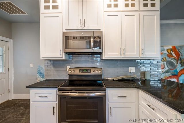 1625 S Troost Avenue, Tulsa, OK 74120