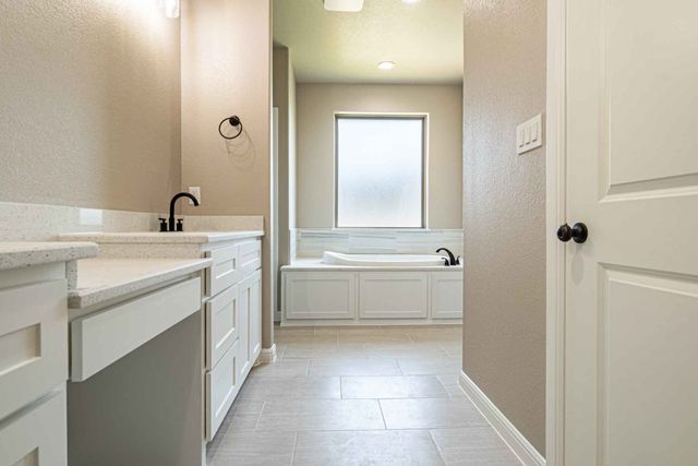 1017 Mojave Trail, Granbury, TX 76048