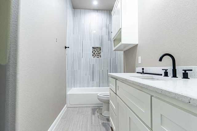 1017 Mojave Trail, Granbury, TX 76048