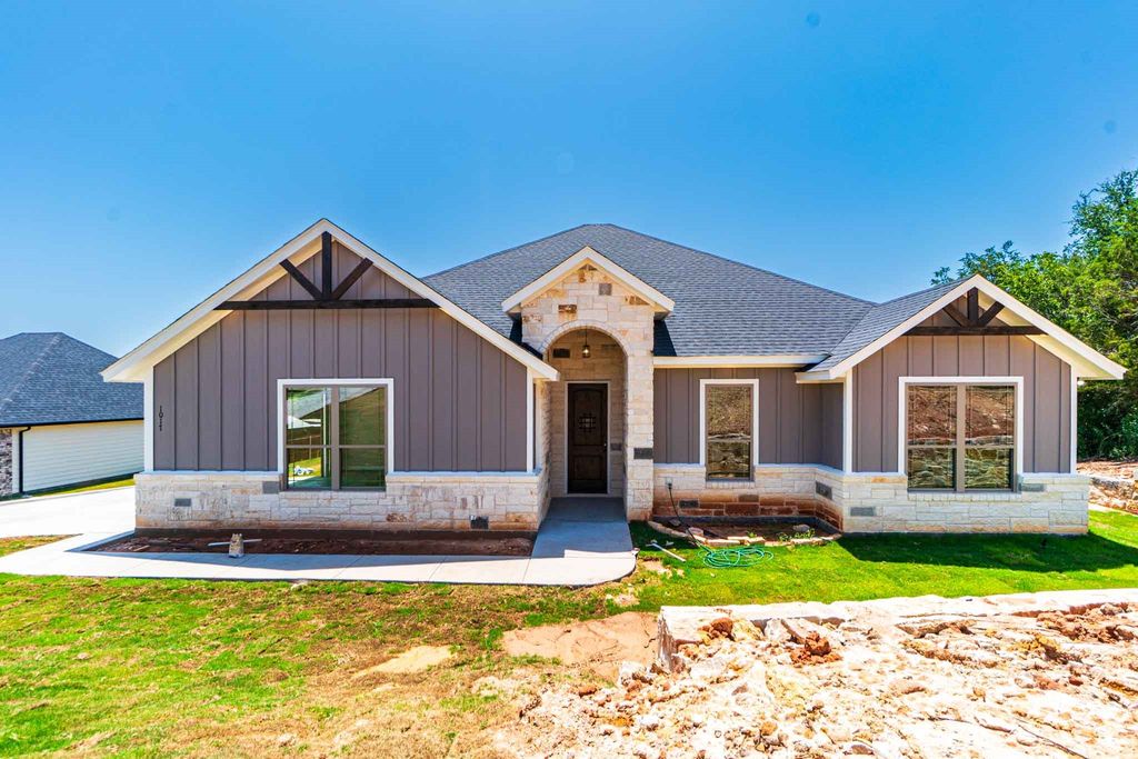 1017 Mojave Trail, Granbury, TX 76048