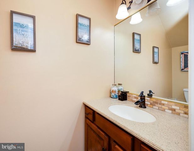 352 SADDLEBROOK DR, Wernersville, PA 19565