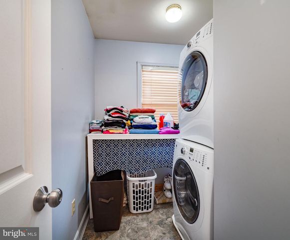 352 SADDLEBROOK DR, Wernersville, PA 19565