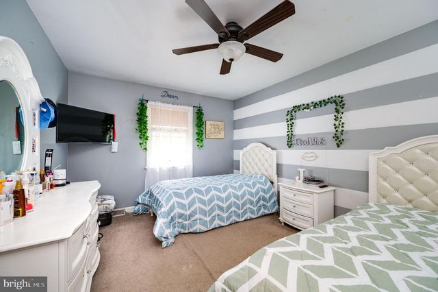 352 SADDLEBROOK DR, Wernersville, PA 19565