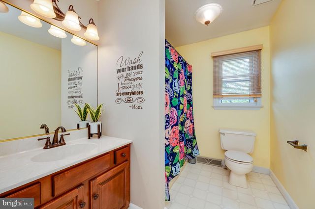 352 SADDLEBROOK DR, Wernersville, PA 19565