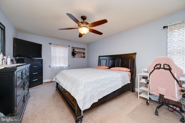 352 SADDLEBROOK DR, Wernersville, PA 19565