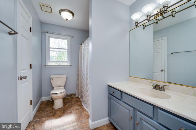 352 SADDLEBROOK DR, Wernersville, PA 19565