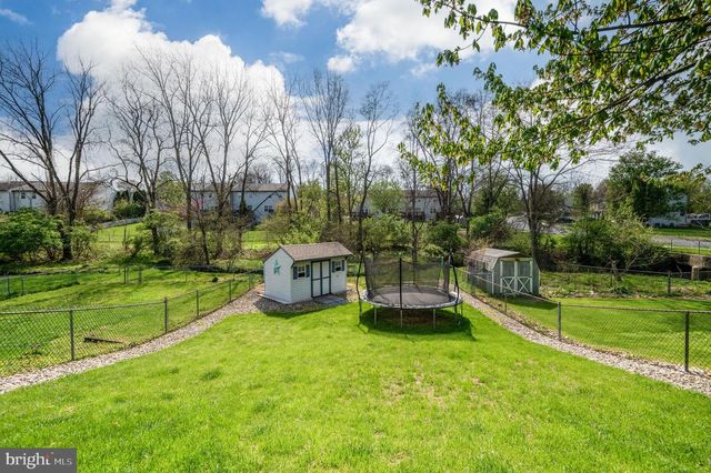 352 SADDLEBROOK DR, Wernersville, PA 19565
