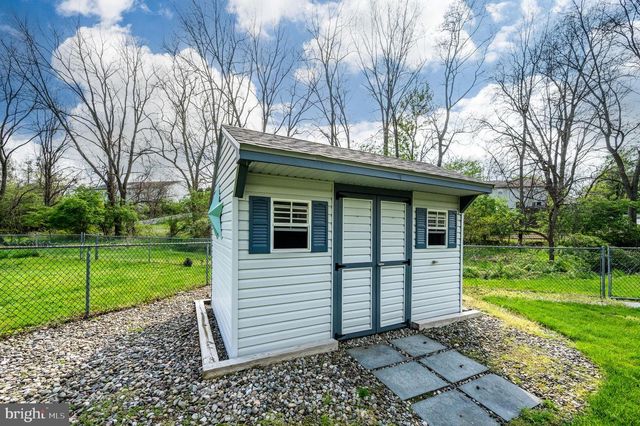 352 SADDLEBROOK DR, Wernersville, PA 19565