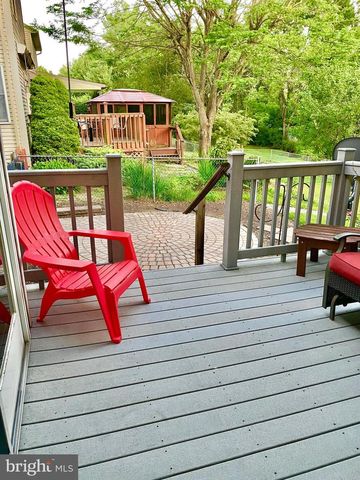 352 SADDLEBROOK DR, Wernersville, PA 19565