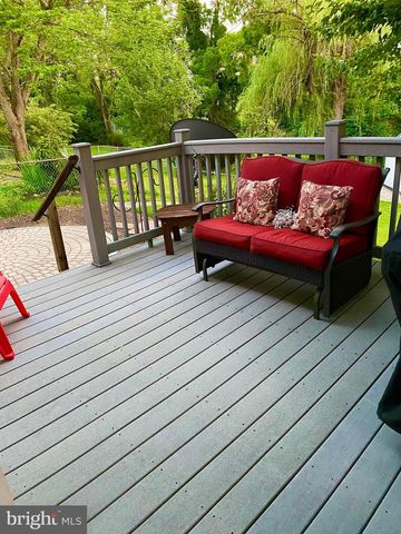 352 SADDLEBROOK DR, Wernersville, PA 19565