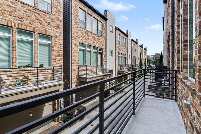 715 Hartman Street, Houston, TX 77007