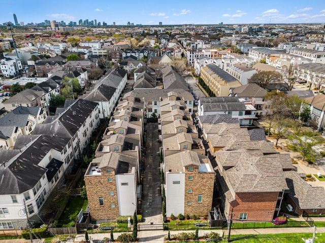 715 Hartman Street, Houston, TX 77007