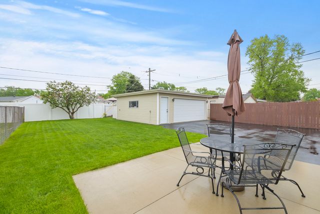 12337 S Loveland Street, Alsip, IL 60803