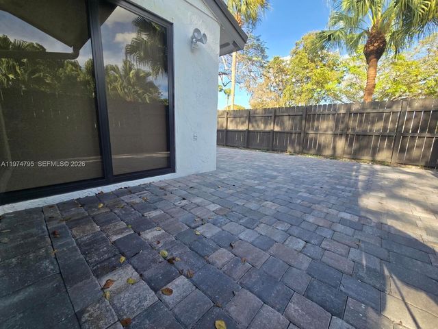 15081 SW 127th Ct, Miami, FL 33186