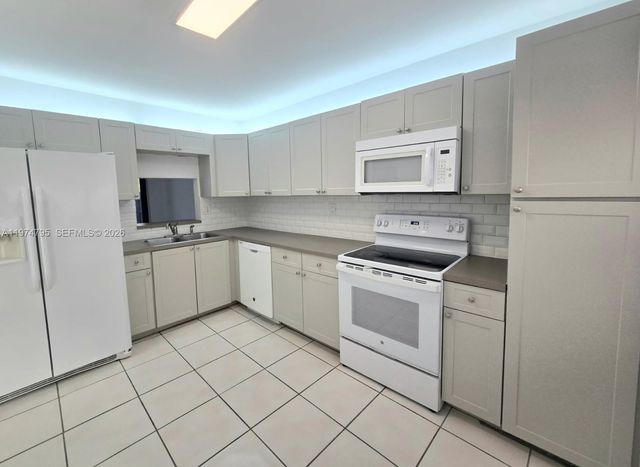 15081 SW 127th Ct, Miami, FL 33186