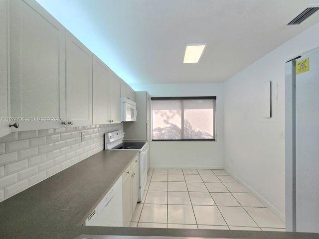 15081 SW 127th Ct, Miami, FL 33186