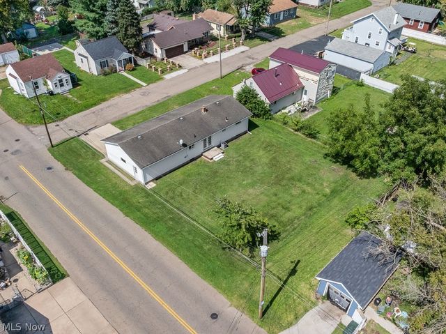 1902 Root Avenue NE, Canton, OH 44705
