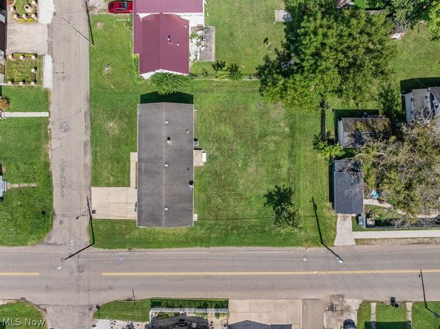 1902 Root Avenue NE, Canton, OH 44705