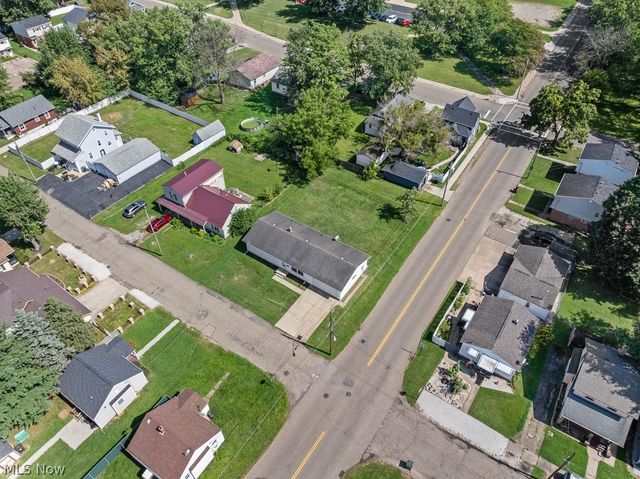 1902 Root Avenue NE, Canton, OH 44705