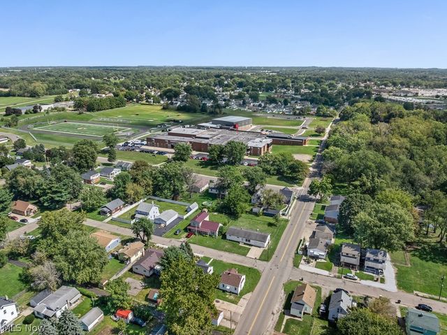 1902 Root Avenue NE, Canton, OH 44705