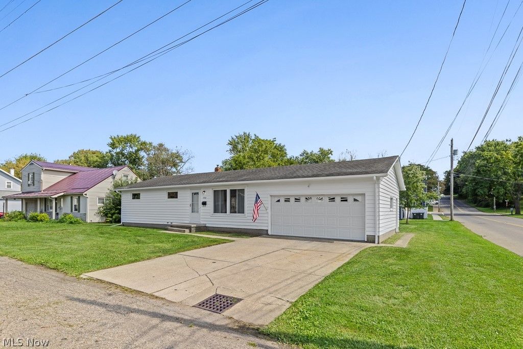 1902 Root Avenue NE, Canton, OH 44705