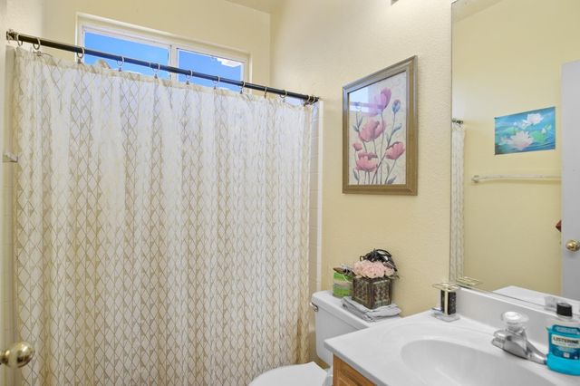2907 Evergreen Ct, Livingston, CA 95334
